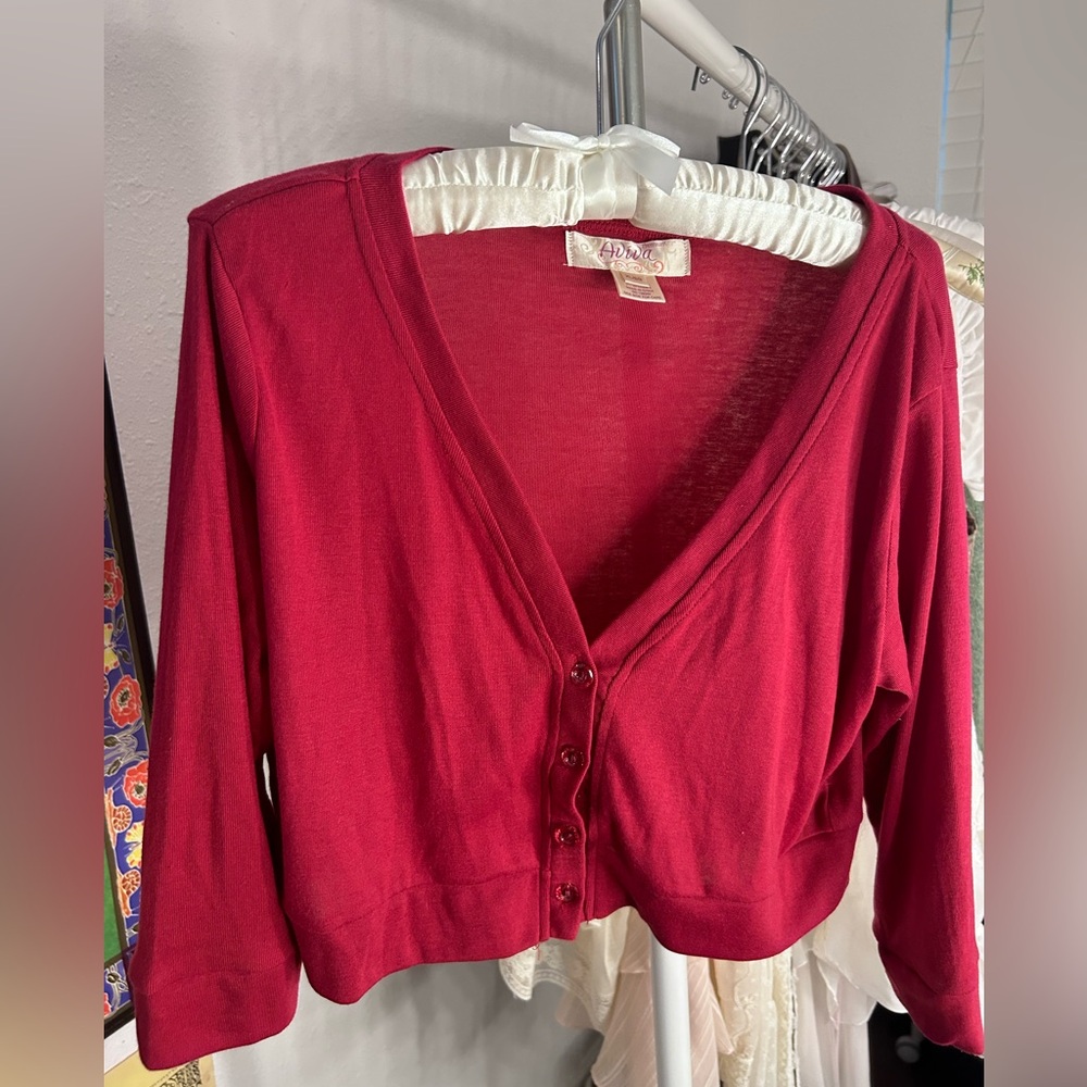AVIVA 3/4 Sleeve Ruby Red gem button down v-neck cropped cardigan!! Never worn